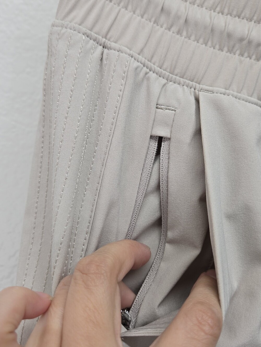 Athleta Avenue Wide Leg Crop Pants Beige Tan Pull On Athleisure Travel Womens 8 - Picture 8 of 16
